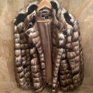 ❤️ Rare DKNY faux fur jacket